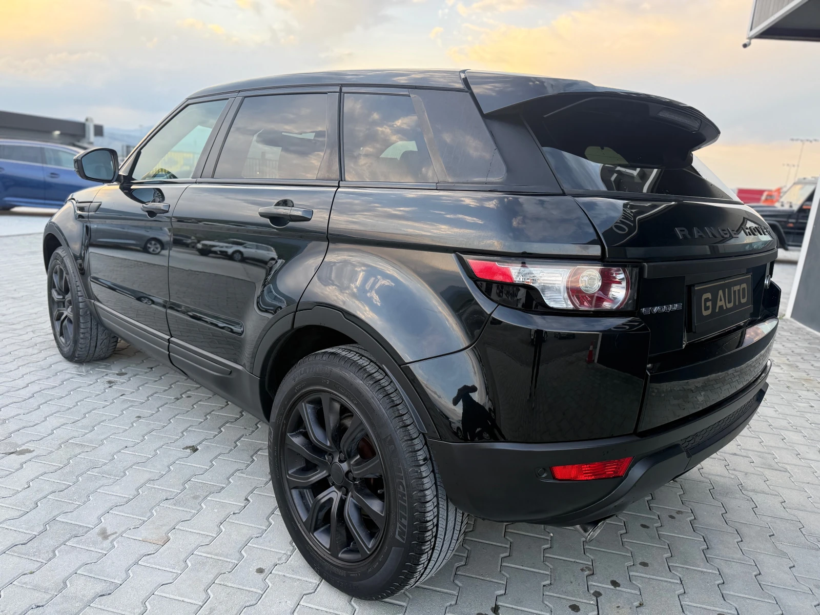 Land Rover Range Rover Evoque 2.2DT4 Собствен лизинг !!!, снимка 7 - Автомобили и джипове - 53391965