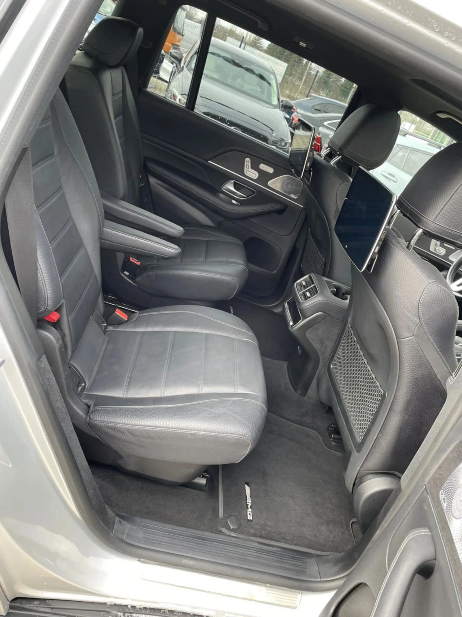 Mercedes-Benz GLS580, снимка 12 - Автомобили и джипове - 53773651