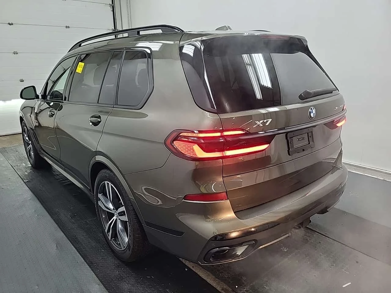 BMW X7 XDRIVE40I| HUD| 360| PANO| AMBIENT| 2 КЛЮЧА, снимка 4 - Автомобили и джипове - 54064899