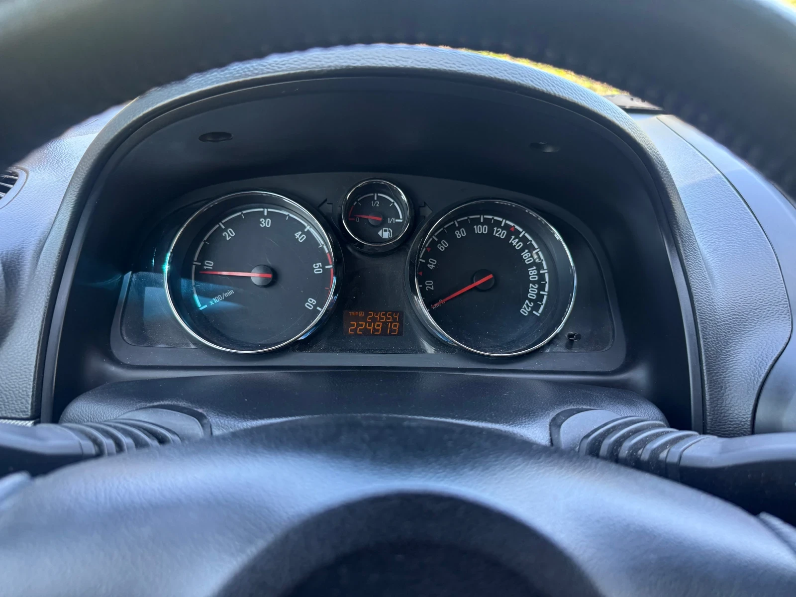 Opel Antara 2.2 COSMO, снимка 12 - Автомобили и джипове - 54310276