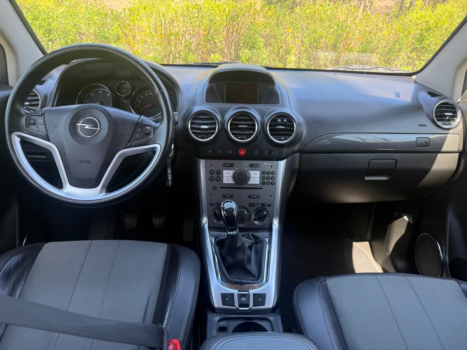 Opel Antara 2.2 COSMO, снимка 14 - Автомобили и джипове - 54310276