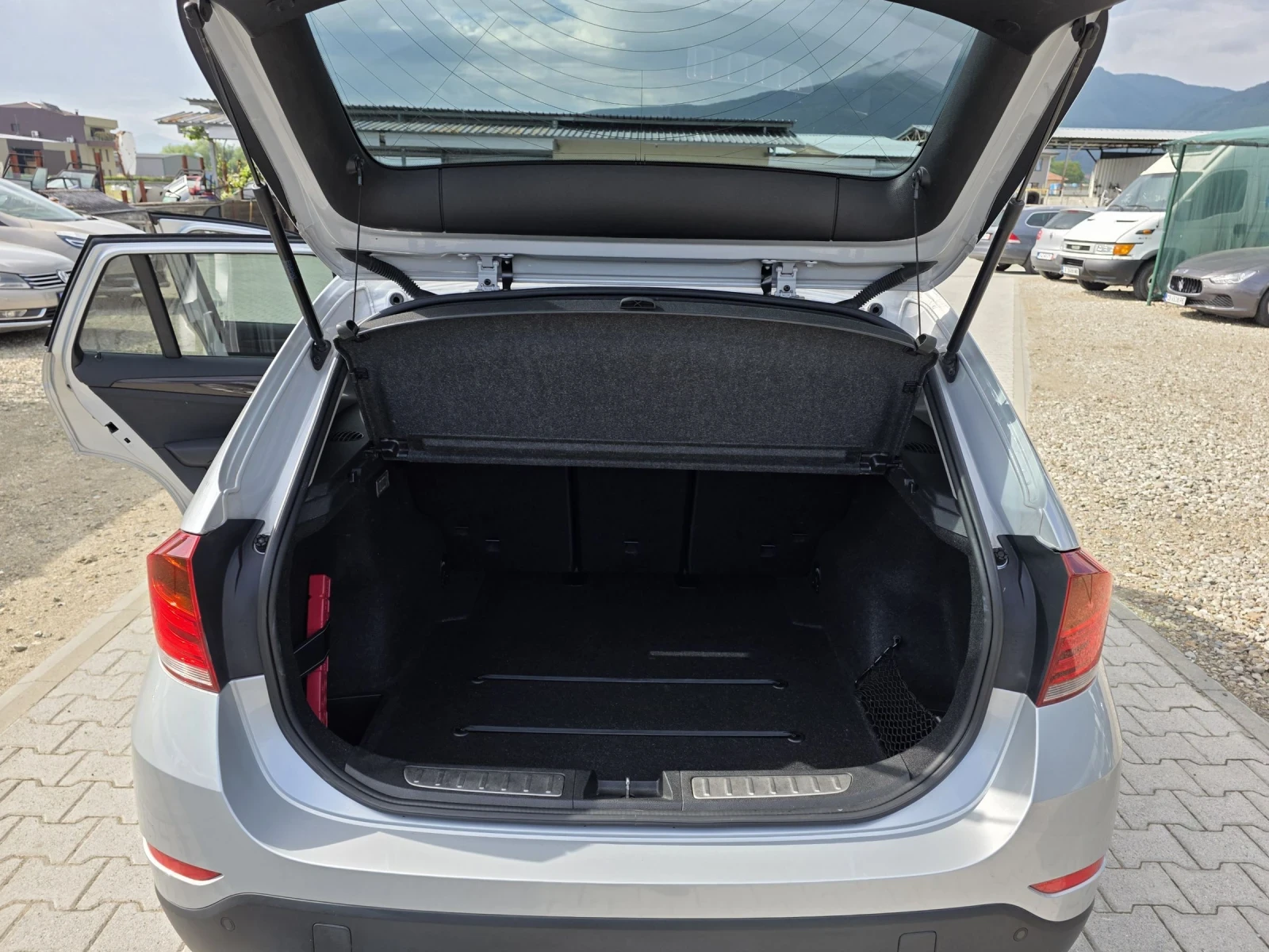 BMW X1 2.0 143k X-DRIVE NAVi Лизинг, снимка 16 - Автомобили и джипове - 54602343