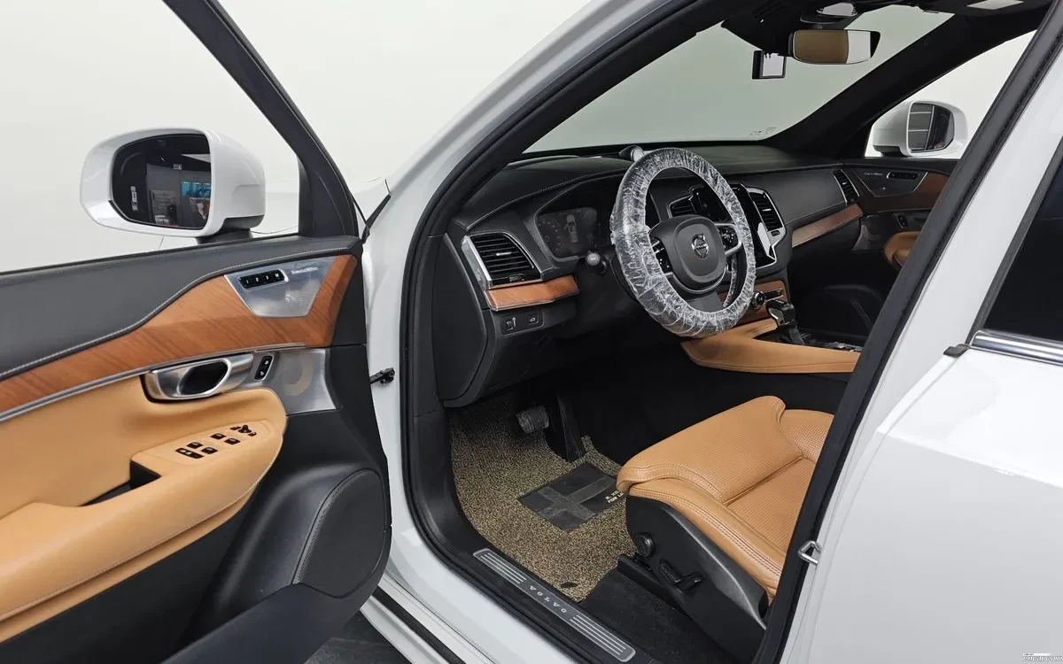 Volvo Xc90 * T6* INSCRIPTION* DIS* 360* HUD* BOWERS & WILKINS, снимка 13 - Автомобили и джипове - 54698912