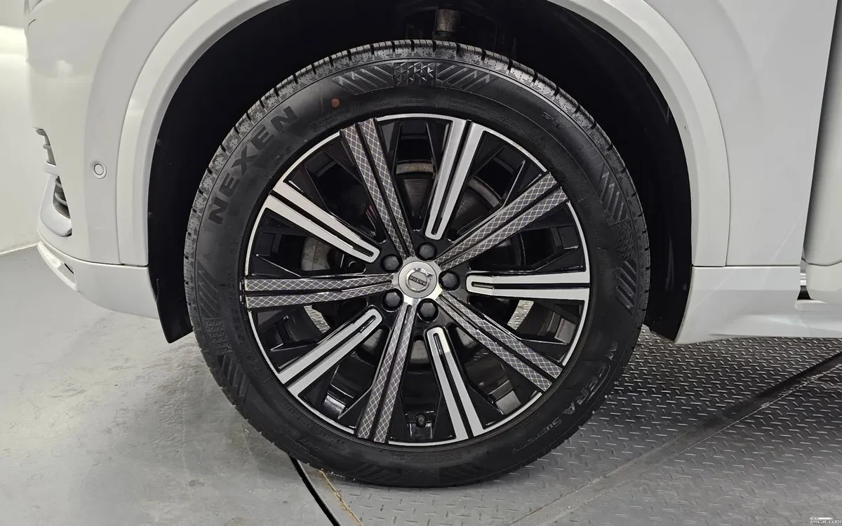 Volvo Xc90 * T6* INSCRIPTION* DIS* 360* HUD* BOWERS & WILKINS, снимка 5 - Автомобили и джипове - 54698912