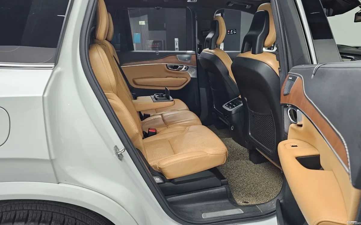 Volvo Xc90 * T6* INSCRIPTION* DIS* 360* HUD* BOWERS & WILKINS, снимка 14 - Автомобили и джипове - 54698912