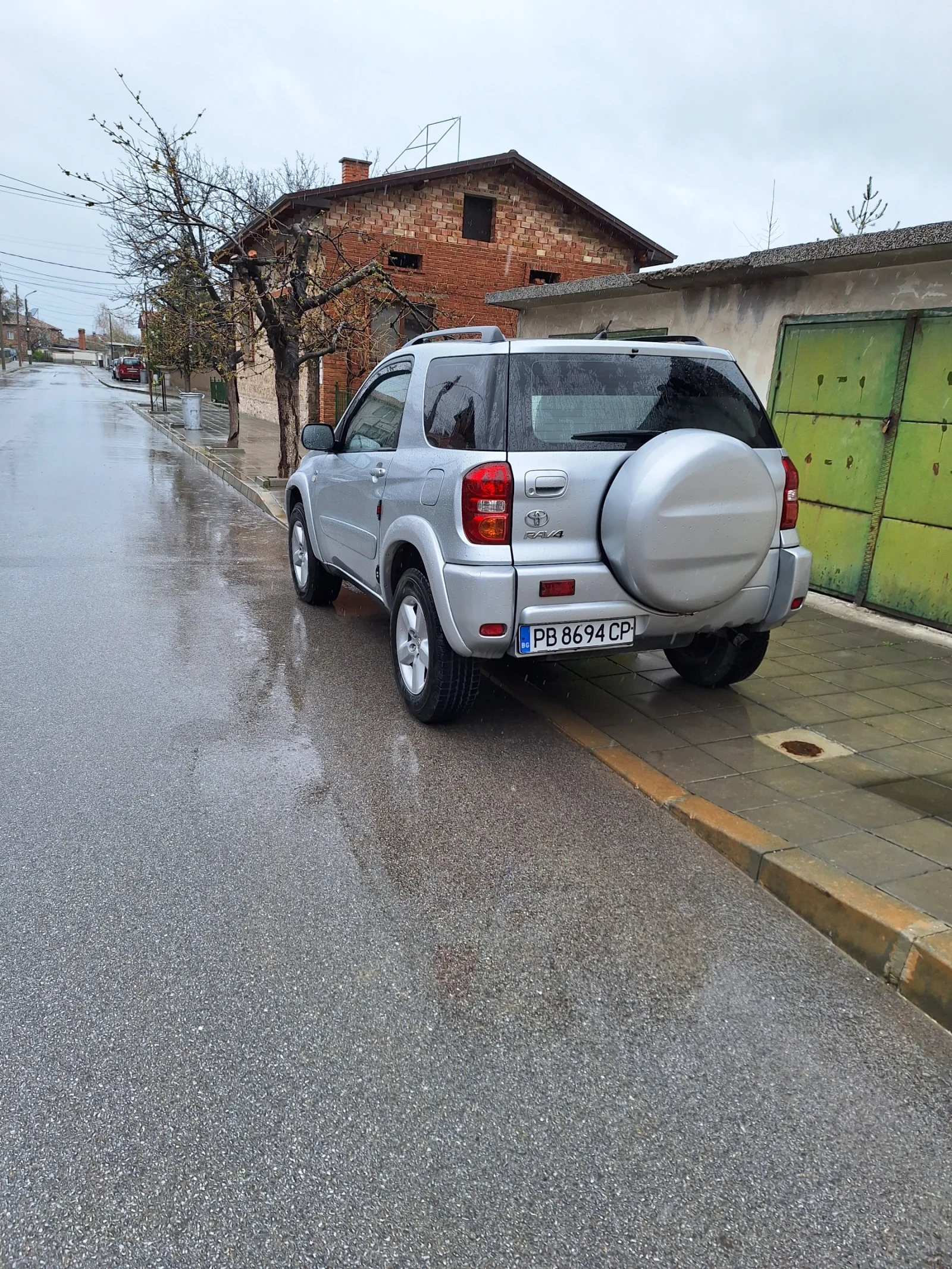 Toyota Rav4 2/3 врати, снимка 2 - Автомобили и джипове - 54758540