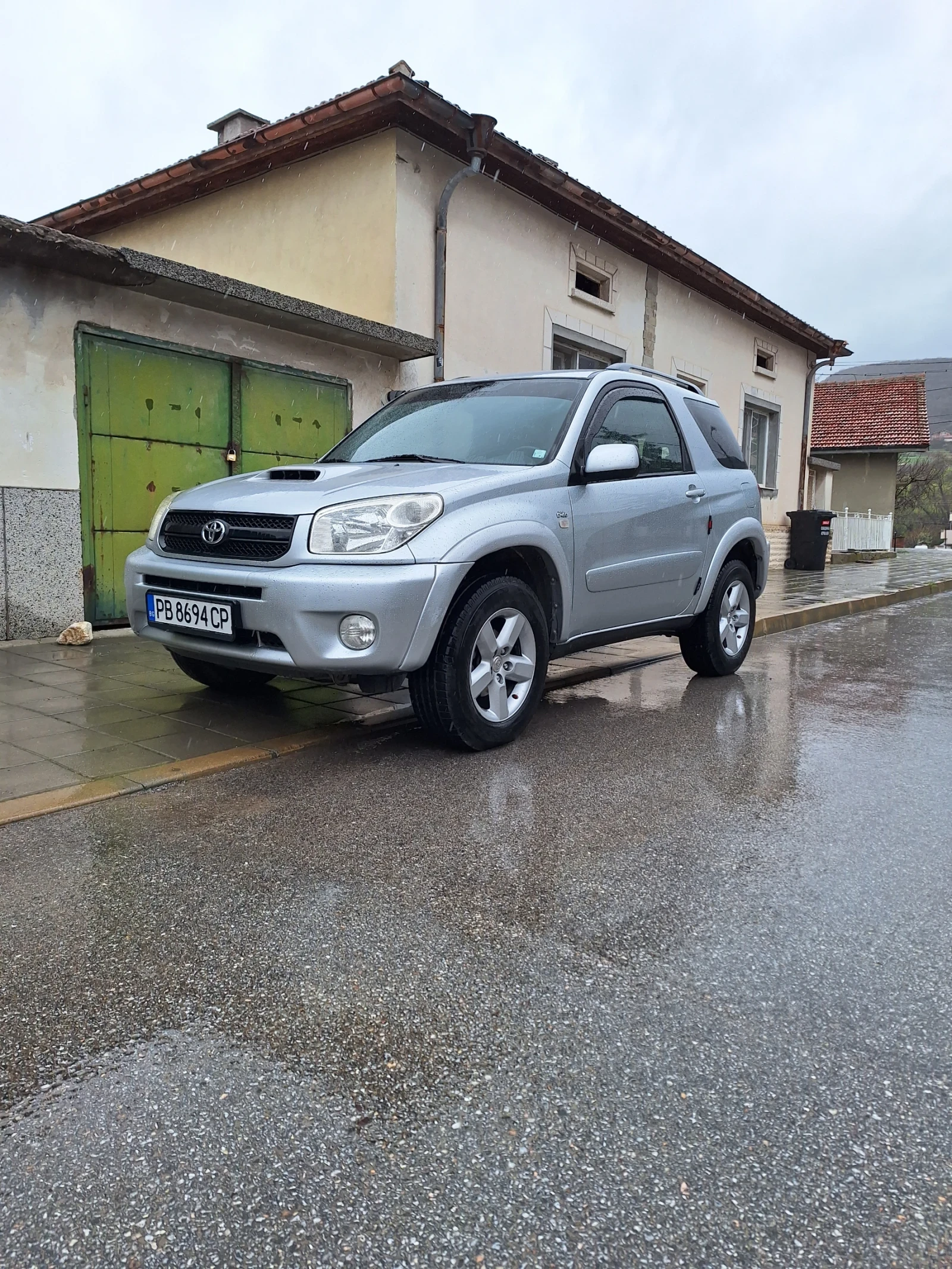Toyota Rav4 2/3 врати, снимка 5 - Автомобили и джипове - 54758540