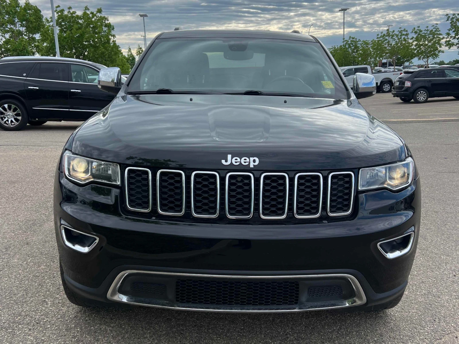 Jeep Grand cherokee 3.6L WK / CARFAX, снимка 2 - Автомобили и джипове - 54858480