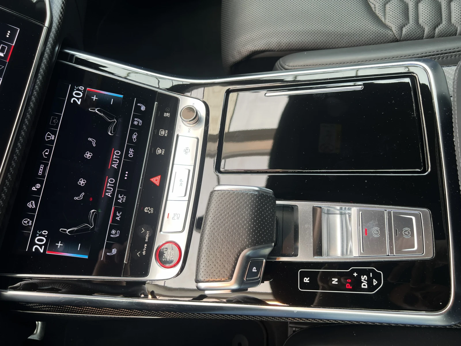 Audi RSQ8 CERAMIC / B&O / 360 / HUD / MATRIX / PANO/ VIRTUAL, снимка 11 - Автомобили и джипове - 55177009