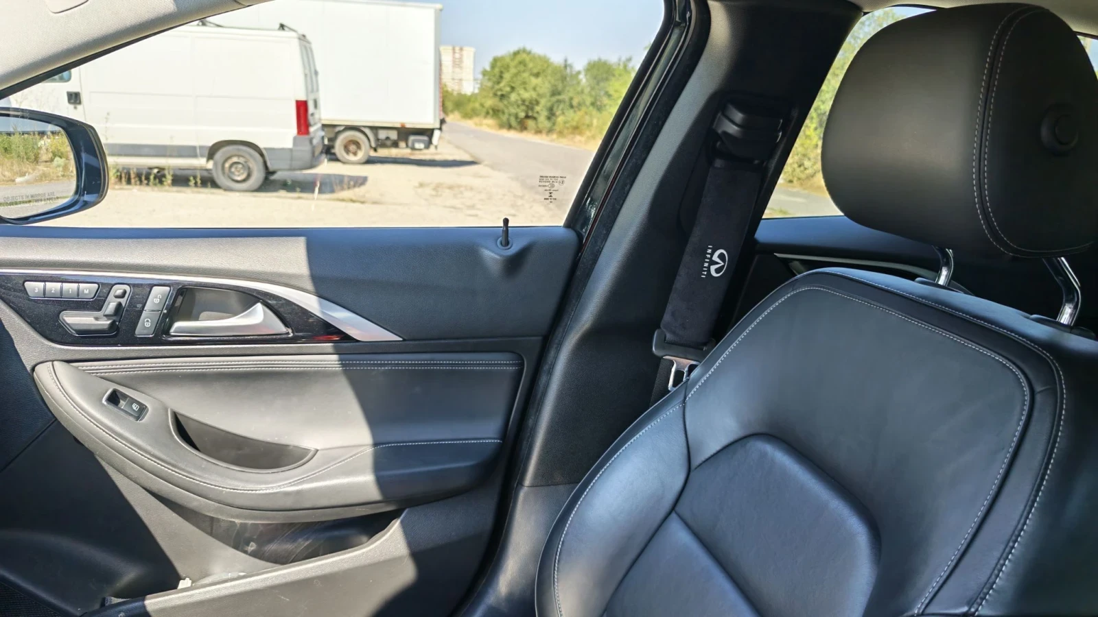 Infiniti QX30 2.0T AWD, снимка 16 - Автомобили и джипове - 55771922
