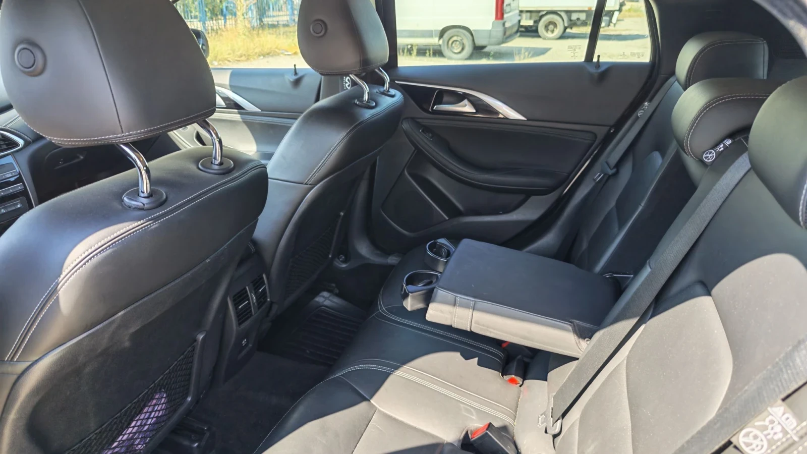 Infiniti QX30 2.0T AWD, снимка 17 - Автомобили и джипове - 55771922