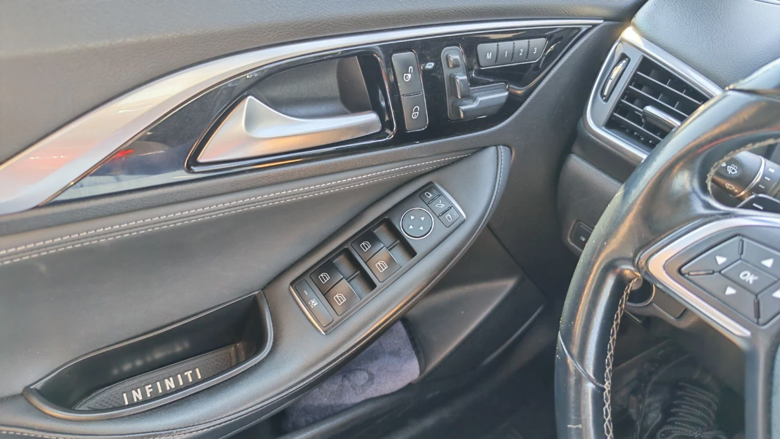 Infiniti QX30 2.0T AWD, снимка 14 - Автомобили и джипове - 55771922