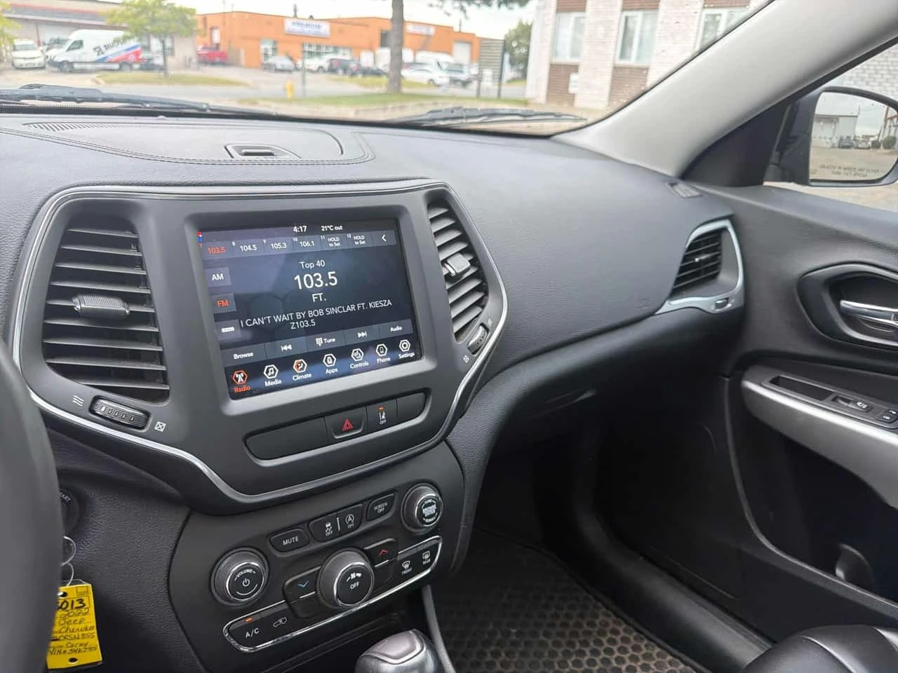 Jeep Cherokee  X Nardo Grey / Distronic / Carfax / Автокредит , снимка 9 - Автомобили и джипове - 56262459