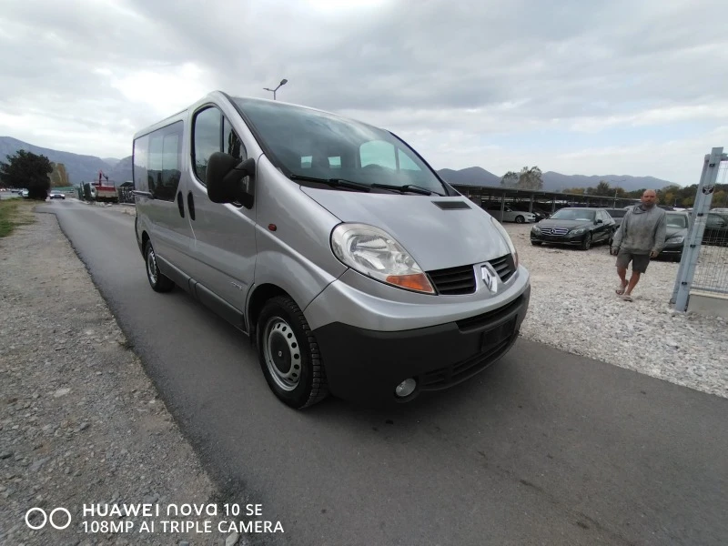 Renault Trafic 2.0, снимка 8 - Бусове и автобуси - 45743817