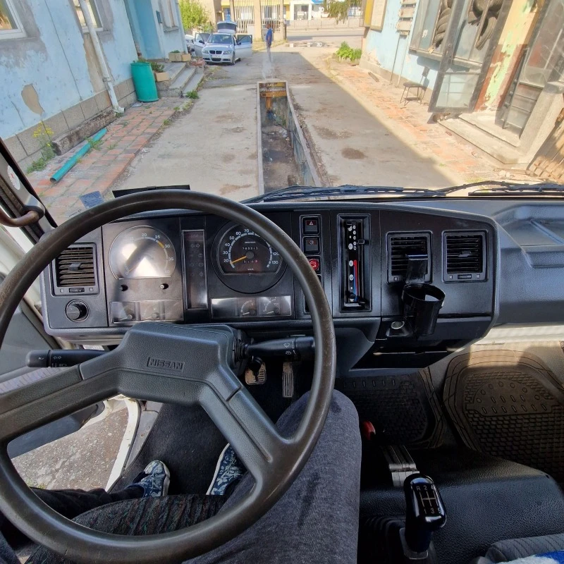 Nissan L35 4000D, снимка 8 - Бусове и автобуси - 45714420