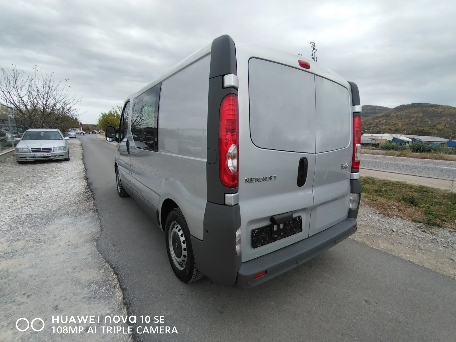 Renault Trafic 2.0 - изображение 3