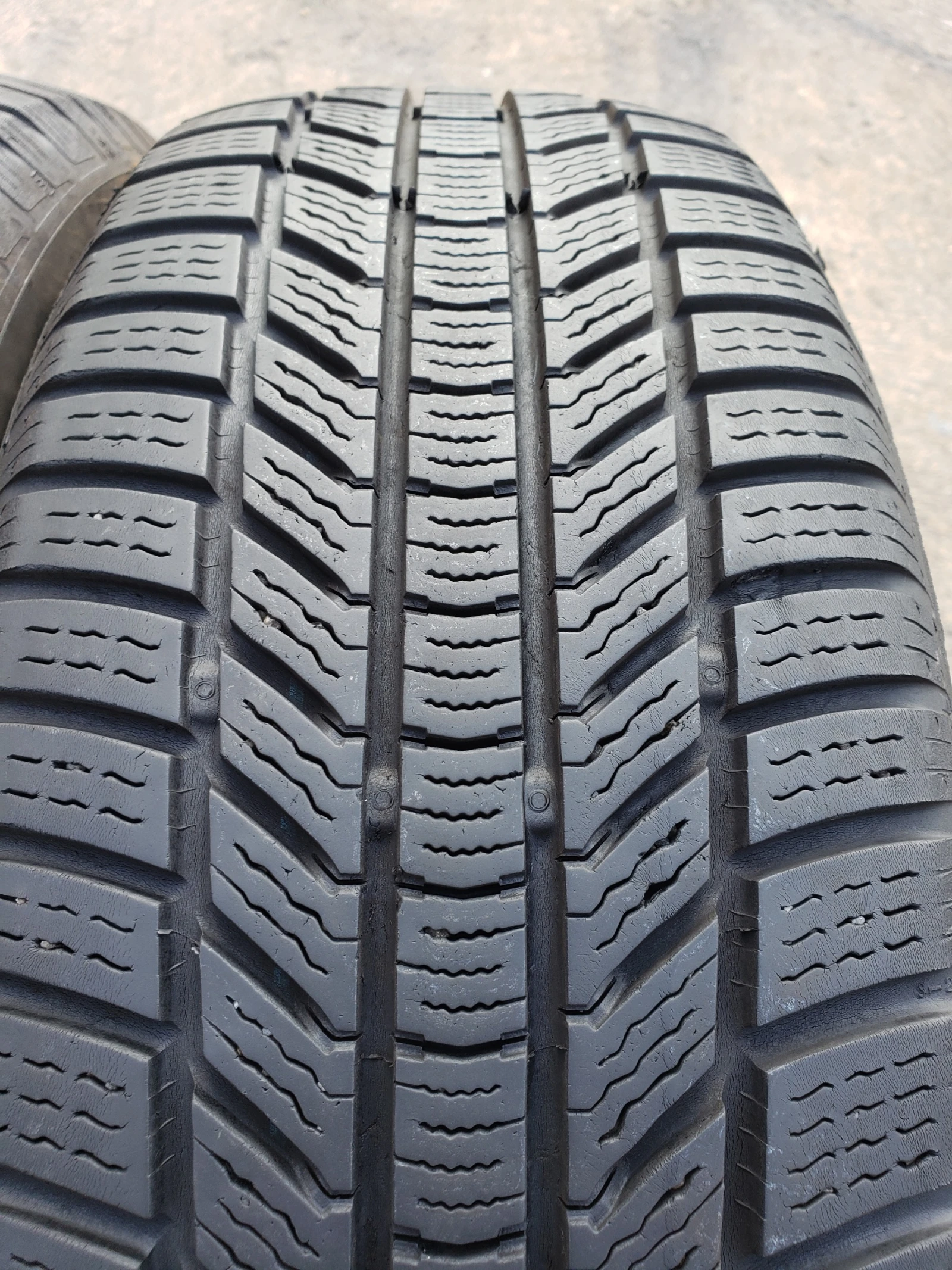 Гуми Зимни 205/60R16