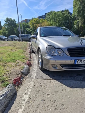 Mercedes-Benz C 220, снимка 15