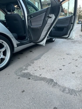 Mercedes-Benz C 220 2.2 - 2500 € / 4889.57 лв. - 48354993 11