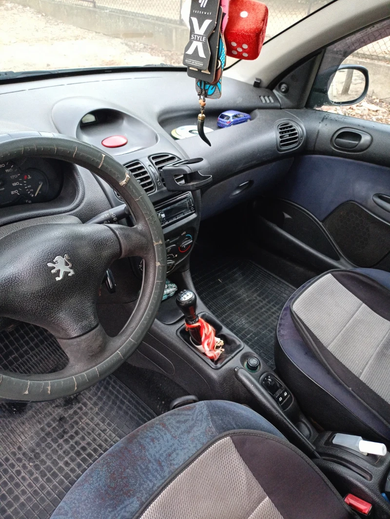 Peugeot 206 1.1 , снимка 7 - Автомобили и джипове - 47284171