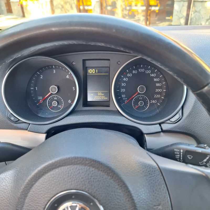 VW Golf 1.6tdi, снимка 6 - Автомобили и джипове - 47442052