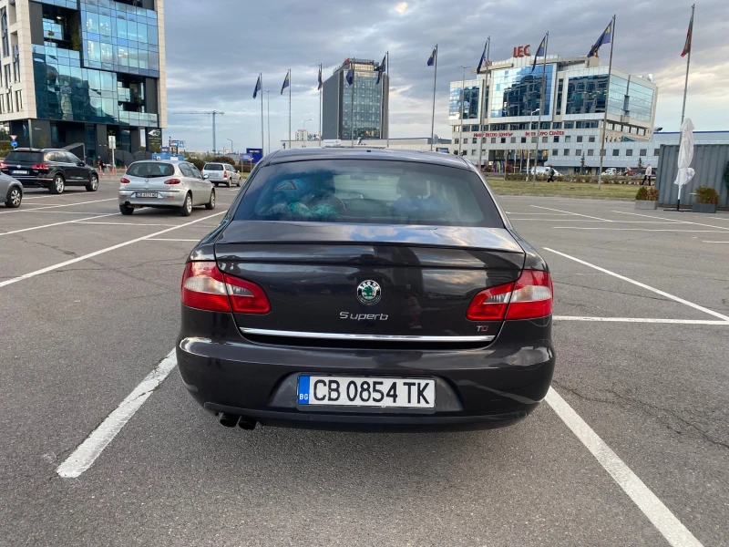 Skoda Superb, снимка 5 - Автомобили и джипове - 47464744