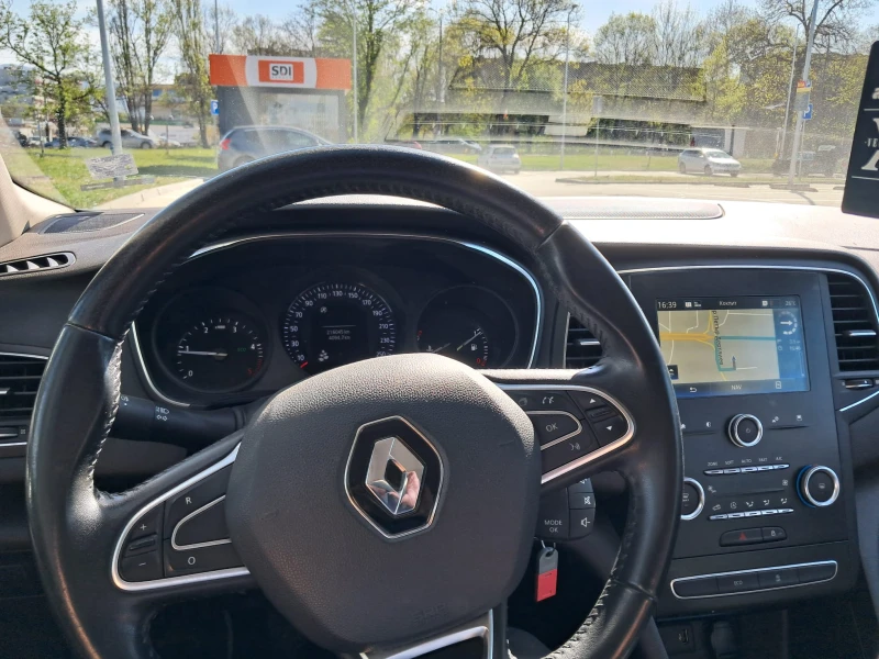 Renault Megane 1.5 , снимка 8 - Автомобили и джипове - 49969241