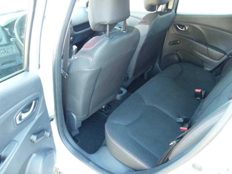 Renault Clio 1.5dci EURO 6B, снимка 12 - Автомобили и джипове - 52270923