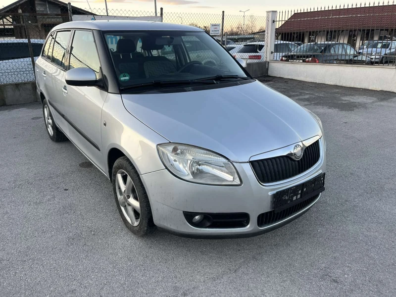 Skoda Fabia 1.2I 69кс. 72 000км EURO 4 КЛИМАТИК , снимка 3 - Автомобили и джипове - 52383328