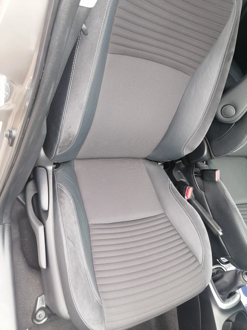 Toyota Yaris 1.33 I , снимка 14 - Автомобили и джипове - 53532885