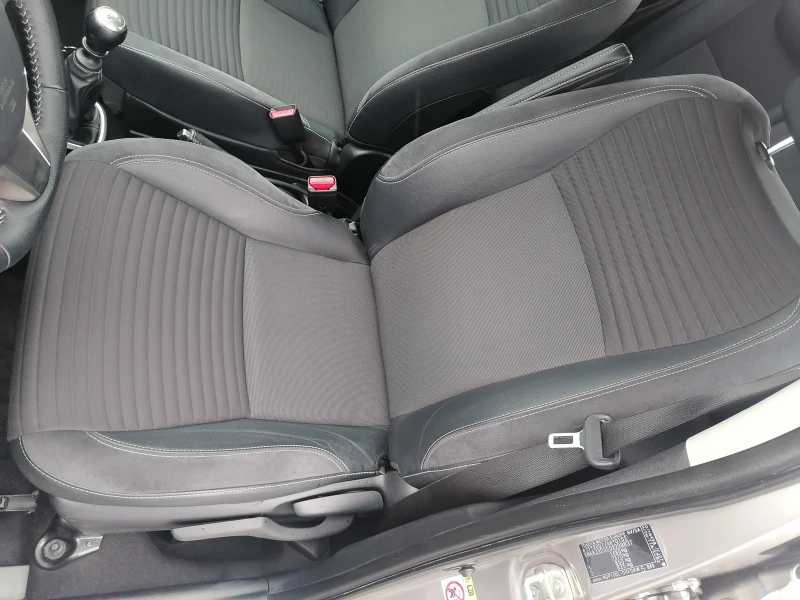 Toyota Yaris 1.33 I , снимка 12 - Автомобили и джипове - 53532885