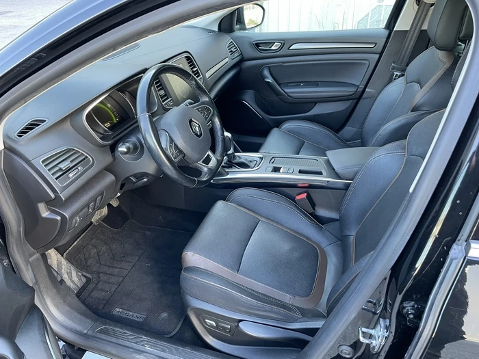 Renault Megane 1.6 I - ШВЕЙЦАРИЯ, снимка 11 - Автомобили и джипове - 53655046