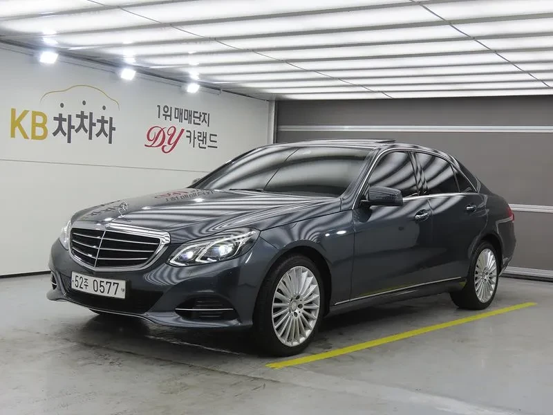 Mercedes-Benz E 300 Elegance - САМО 30% АВАНС