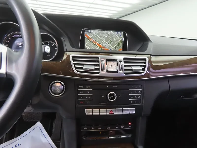Mercedes-Benz E 300 Elegance - САМО 30% АВАНС, снимка 10 - Автомобили и джипове - 56002490