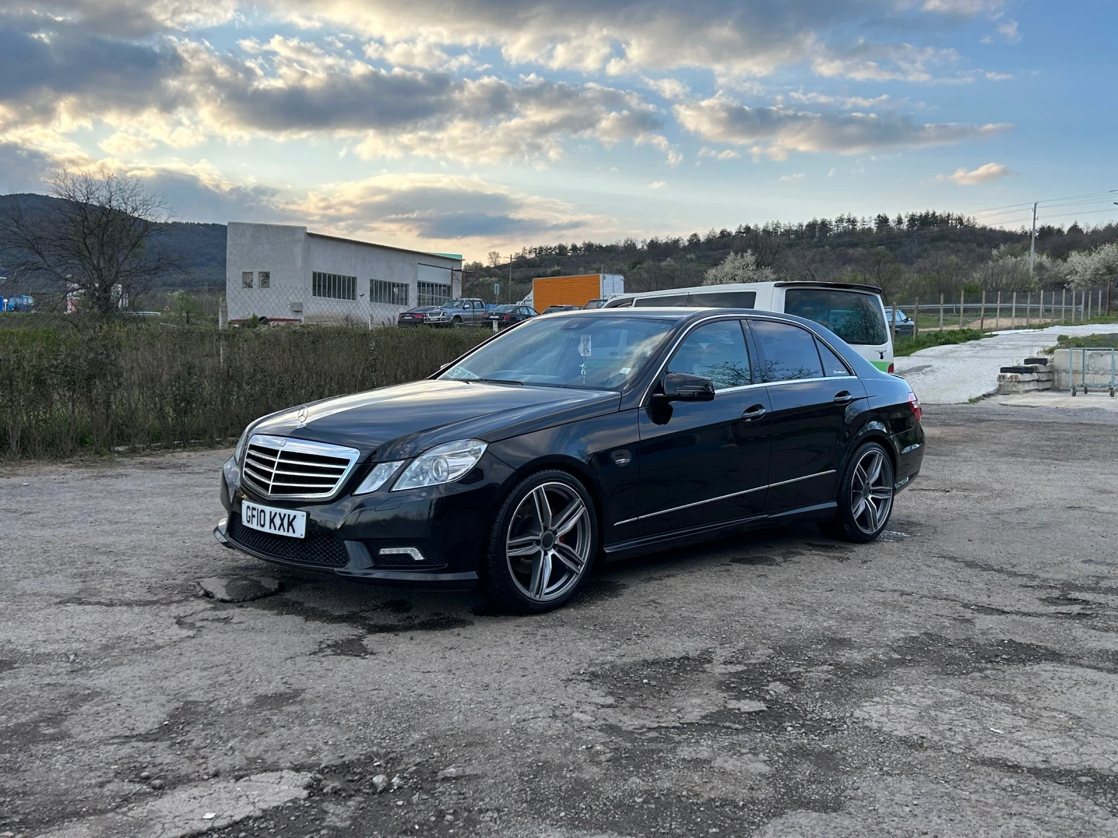 Mercedes-Benz E 350  - изображение 3