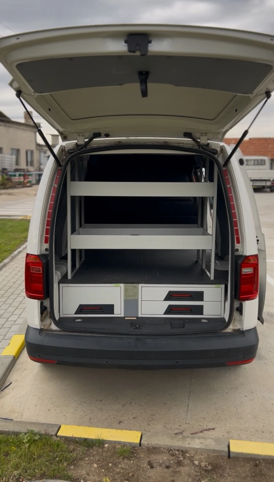 VW Caddy 1.4 TGI КАТО НОВ - изображение 7