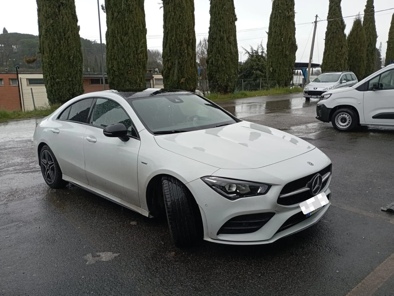 Mercedes-Benz CLA 200 Automatic Executive, снимка 3 - Автомобили и джипове - 53822946