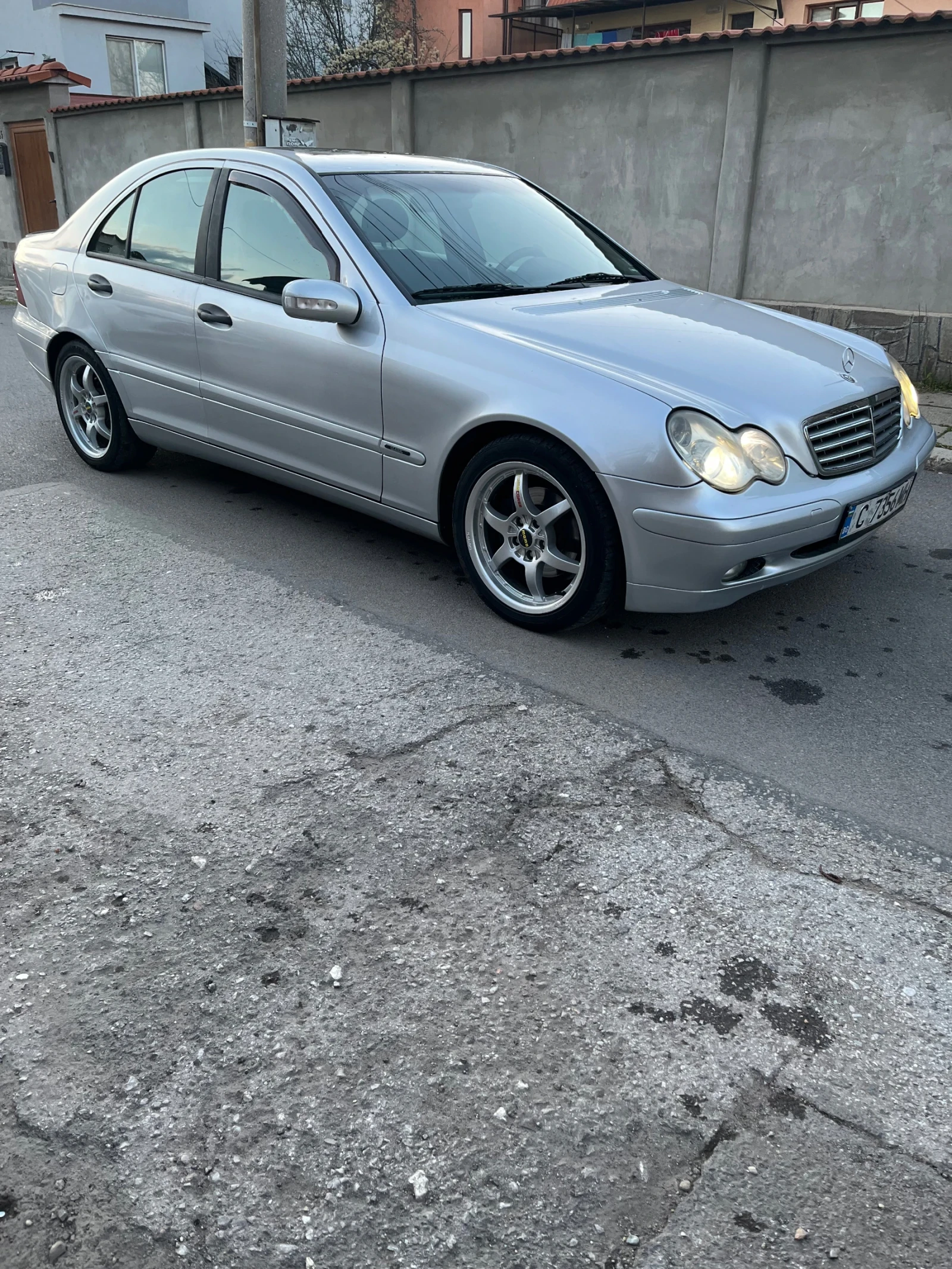 Mercedes-Benz C 220 2.2, снимка 2 - Автомобили и джипове - 54127816