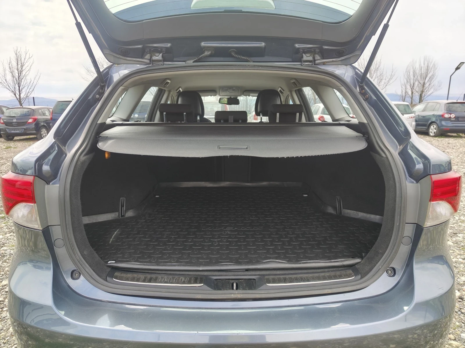 Toyota Avensis 2.2 d4d 150 facelift evro5 , снимка 17 - Автомобили и джипове - 54146454