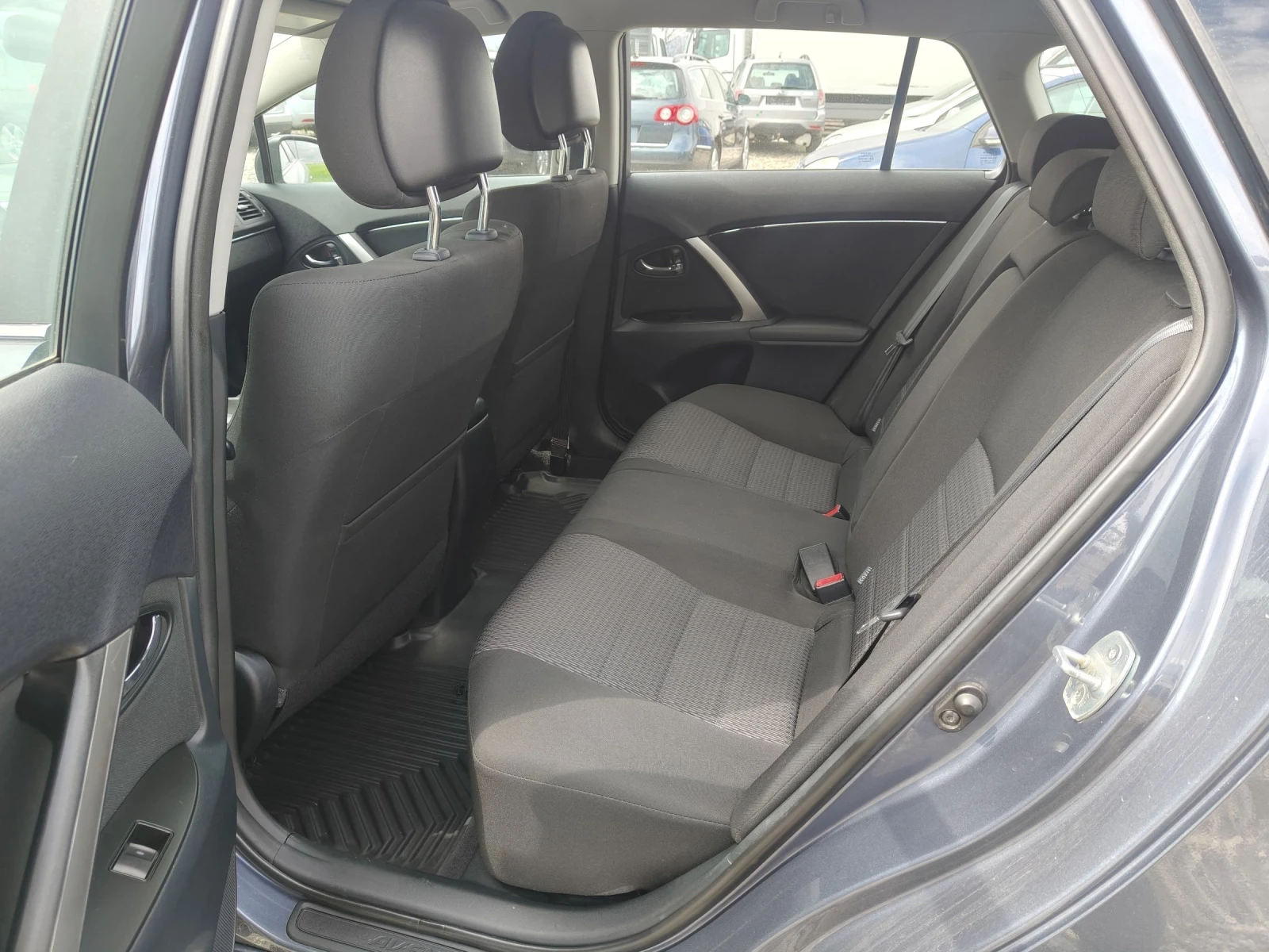 Toyota Avensis 2.2 d4d 150 facelift evro5 , снимка 16 - Автомобили и джипове - 54146454