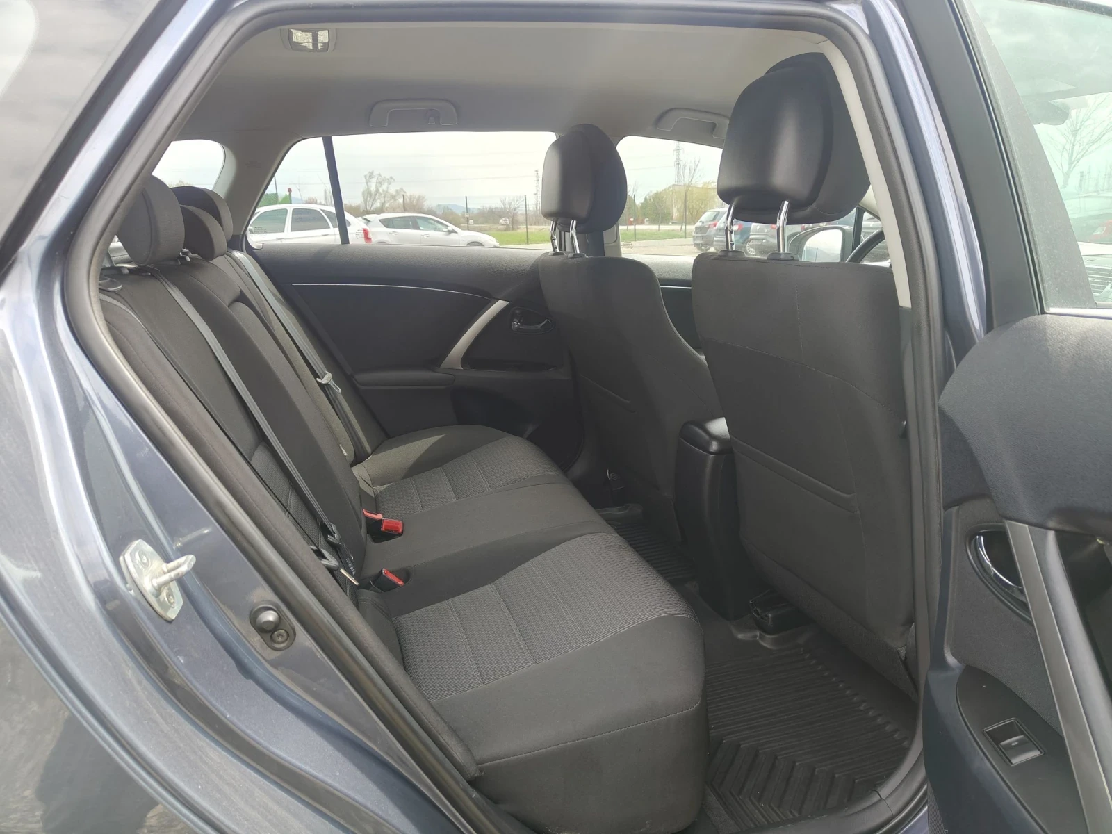 Toyota Avensis 2.2 d4d 150 facelift evro5 , снимка 15 - Автомобили и джипове - 54146454