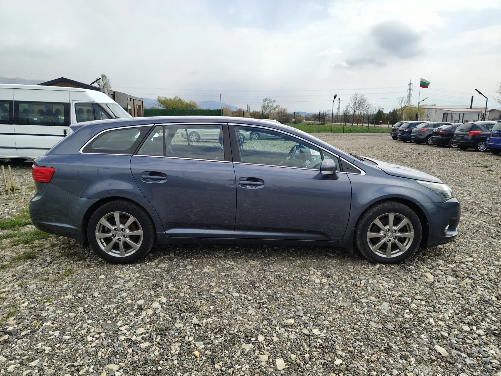 Toyota Avensis 2.2 d4d 150 facelift evro5 , снимка 8 - Автомобили и джипове - 54146454