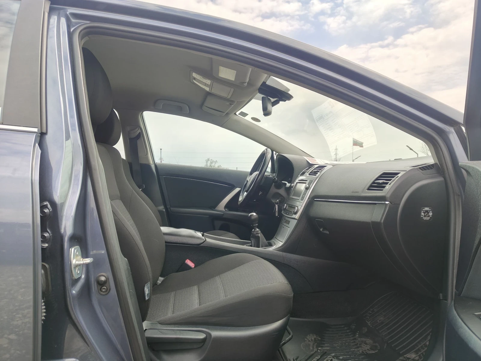 Toyota Avensis 2.2 d4d 150 facelift evro5 , снимка 14 - Автомобили и джипове - 54146454