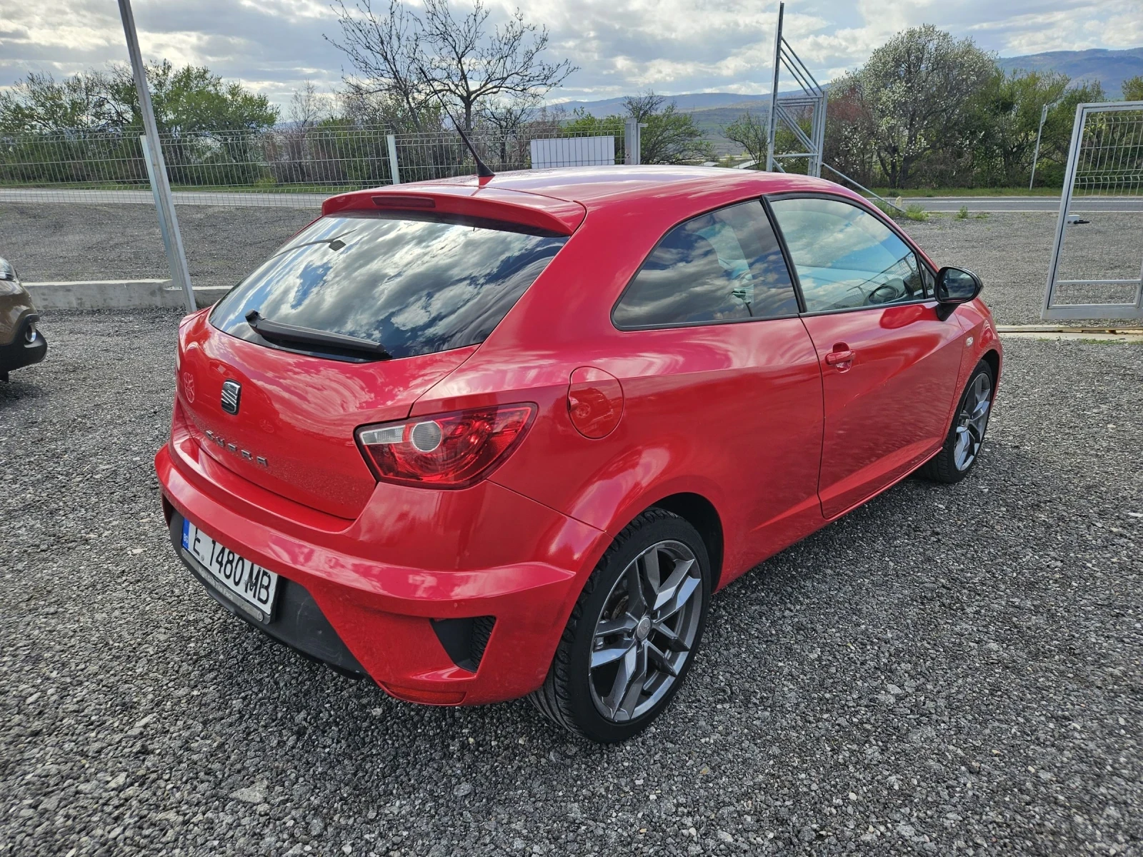Seat Ibiza 1.4TSi CUPRA FR AUTOMATIC, снимка 5 - Автомобили и джипове - 54148792