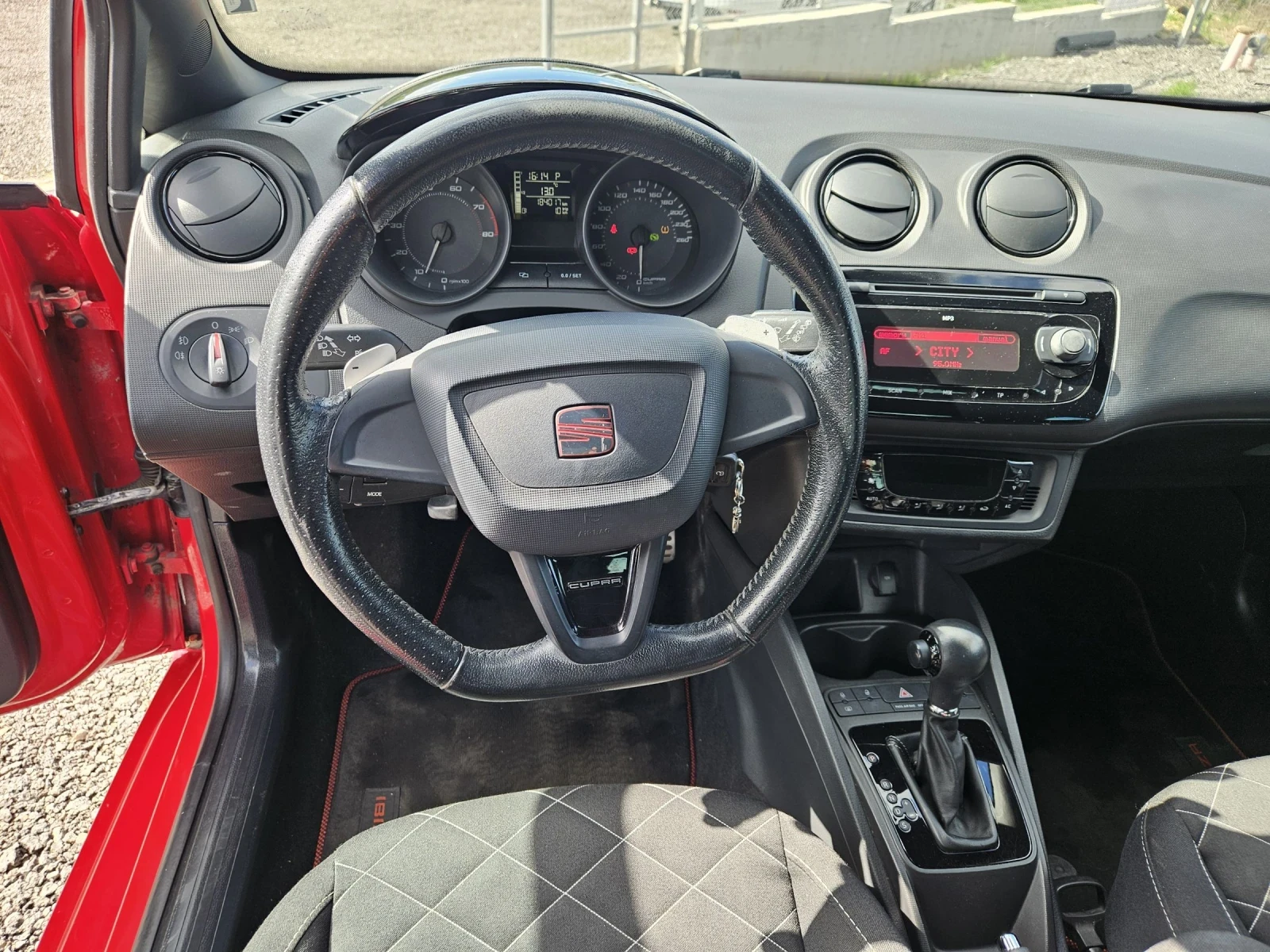 Seat Ibiza 1.4TSi CUPRA FR AUTOMATIC, снимка 12 - Автомобили и джипове - 54148792