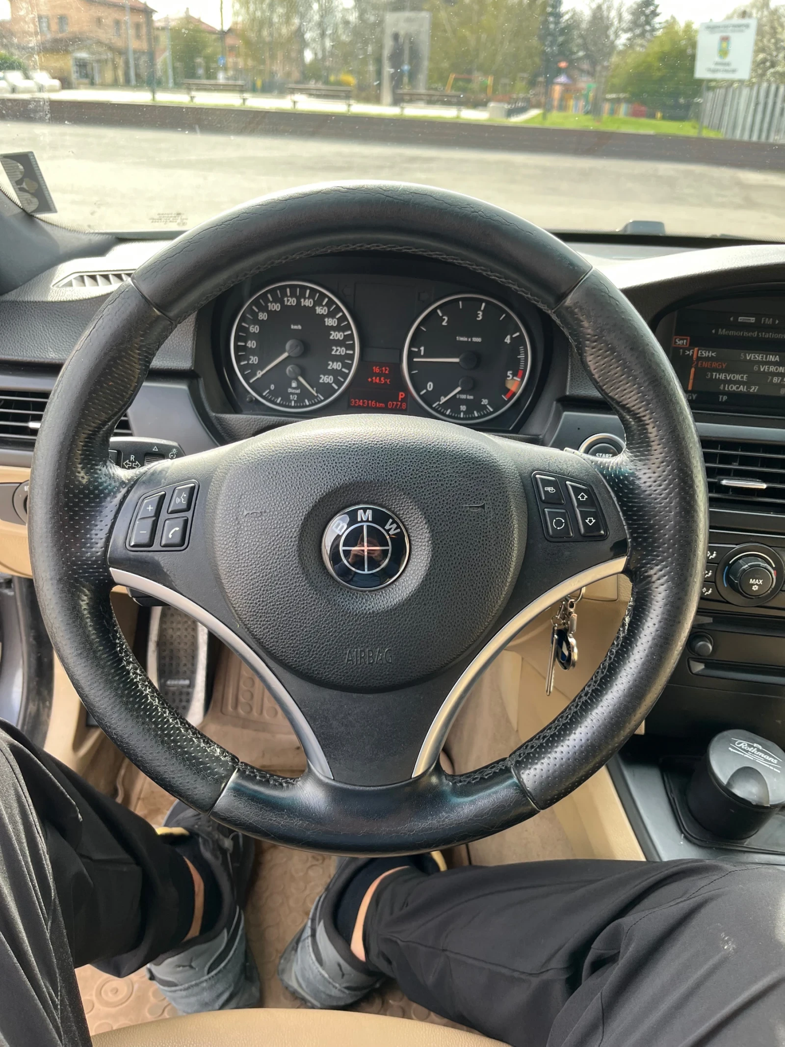 BMW 320, снимка 10 - Автомобили и джипове - 54221110