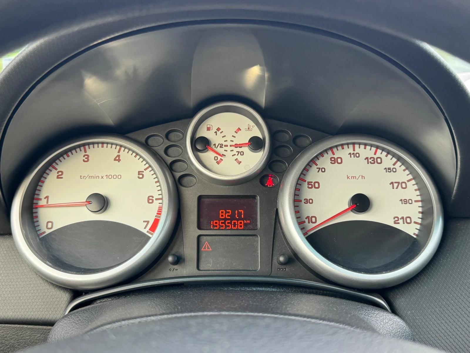 Peugeot 207, снимка 12 - Автомобили и джипове - 55125475