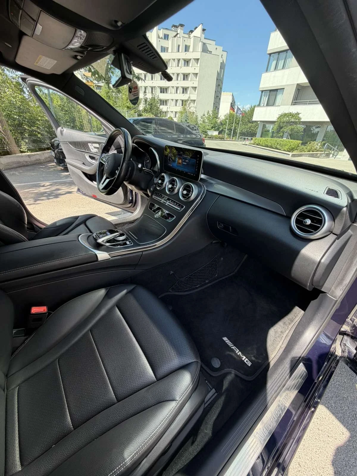 Mercedes-Benz C 300 4MATIC 258 к.с. | Панорама | Памет | Подгрев, снимка 10 - Автомобили и джипове - 55379207