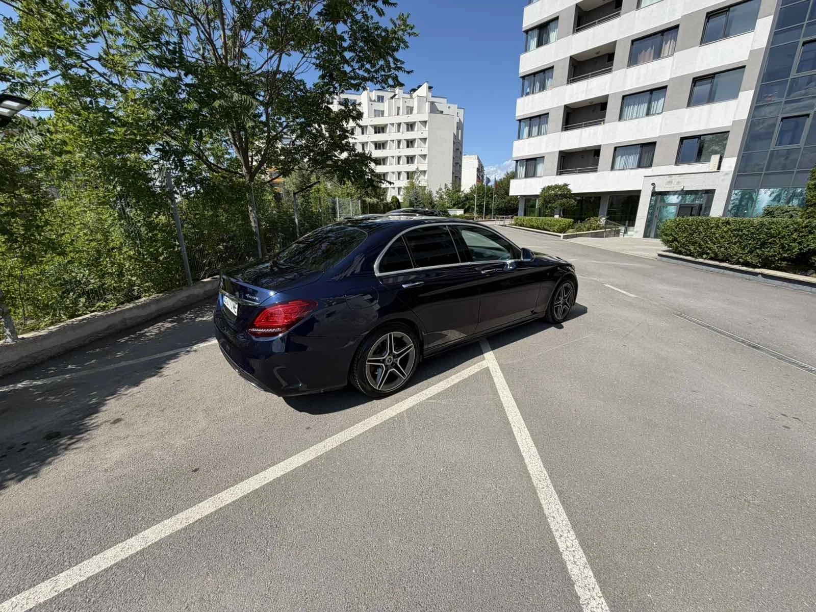 Mercedes-Benz C 300 4MATIC 258 к.с. | Панорама | Памет | Подгрев, снимка 5 - Автомобили и джипове - 55379207