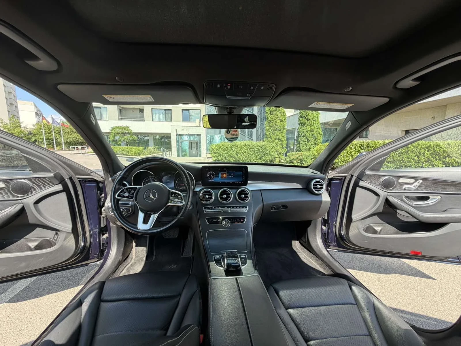 Mercedes-Benz C 300 4MATIC 258 к.с. | Панорама | Памет | Подгрев, снимка 7 - Автомобили и джипове - 55379207